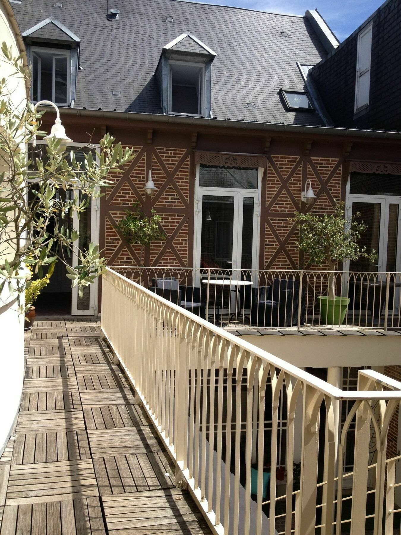 Hotel Le Prieure Et La Residence Амиен Екстериор снимка