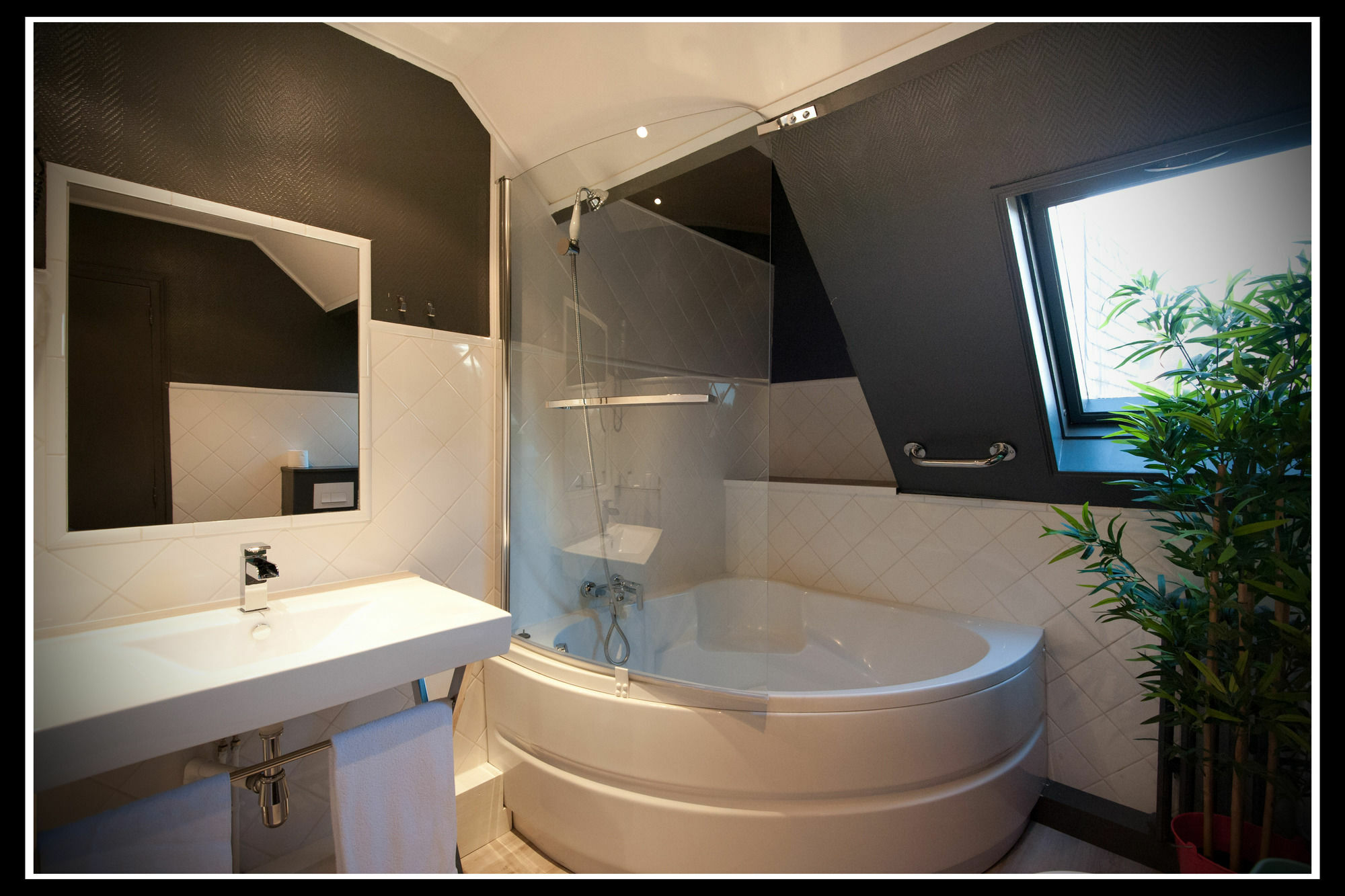 Hotel Le Prieure Et La Residence Амиен Екстериор снимка