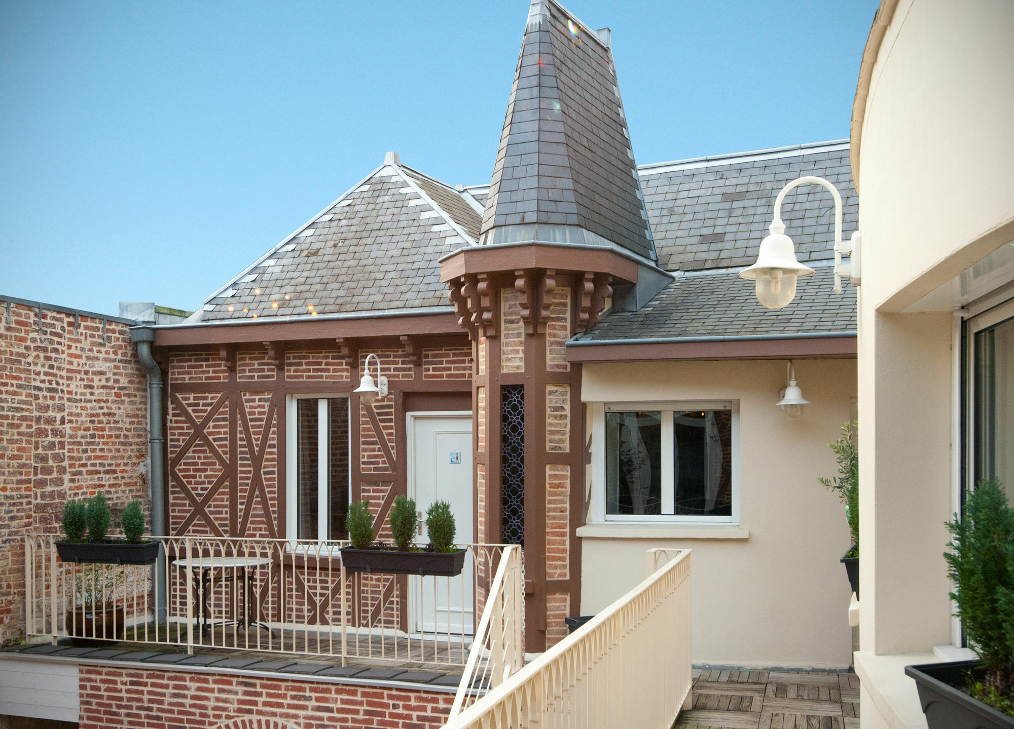 Hotel Le Prieure Et La Residence Амиен Екстериор снимка